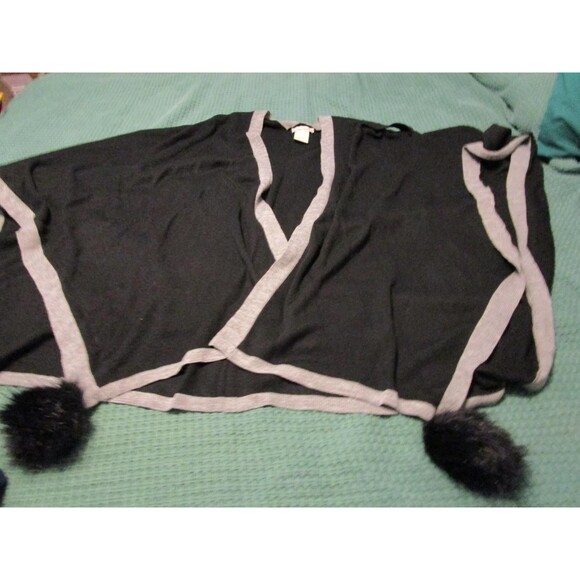 Crarlie Paige Womens Black & Gray Shawl/Cape with Pom-Poms - Picture 3 of 3